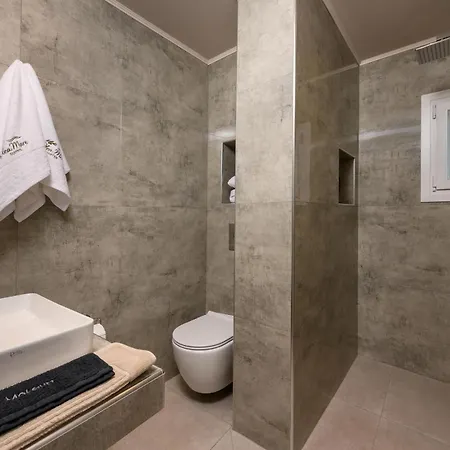 Olea Mare Apartment Koinira