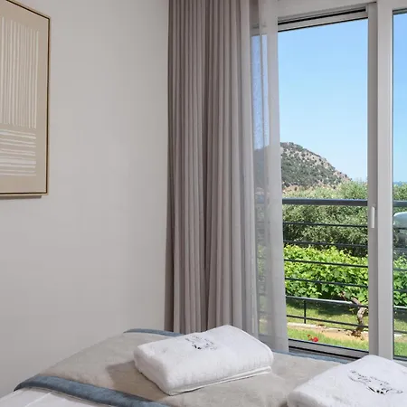 Olea Mare Apartment Koinira